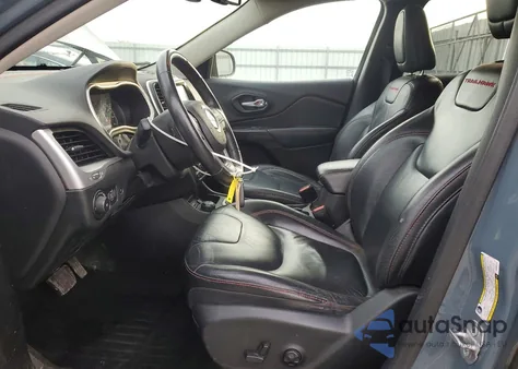 2015 Jeep Cherokee Trailhawk z USA, uszkodzony, nr VIN 1C4PJMBS8FW606718